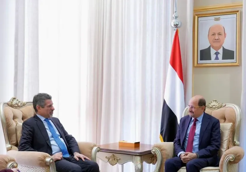رئيس الوزراء الزنداني يبحث مع السفير ووفد الخارجية الأمريكية دعم الاستقرار في اليمن